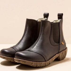 El Naturalista Women's Yggdrasil Chelsea Boots - Black - Leather - Size 41